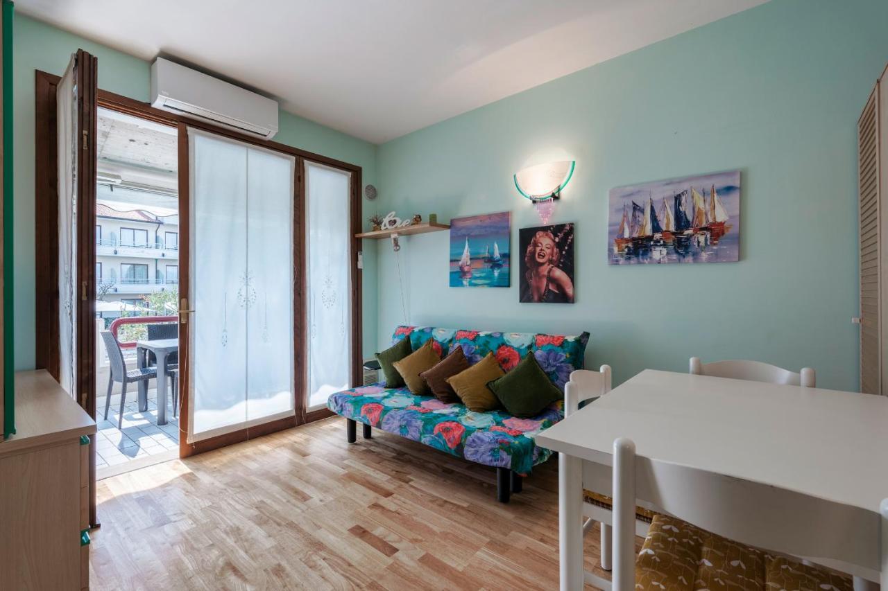 Azzurra Suite - Monolocale Con Piscina E Wifi Sirmione Exteriör bild