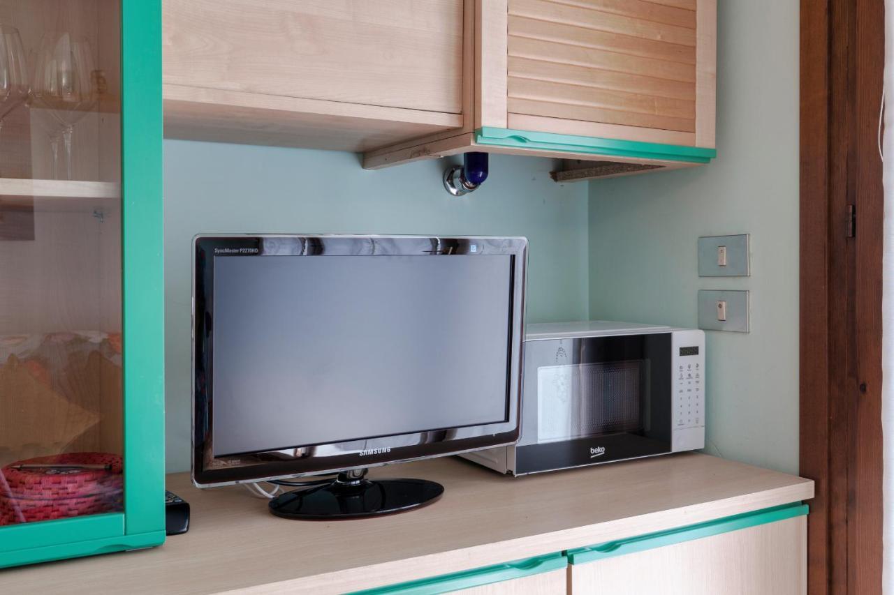 Azzurra Suite - Monolocale Con Piscina E Wifi Sirmione Exteriör bild