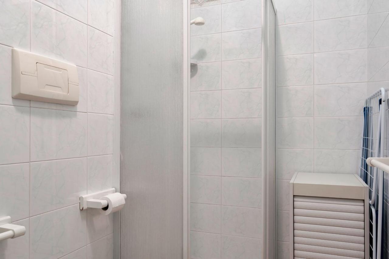 Azzurra Suite - Monolocale Con Piscina E Wifi Sirmione Exteriör bild