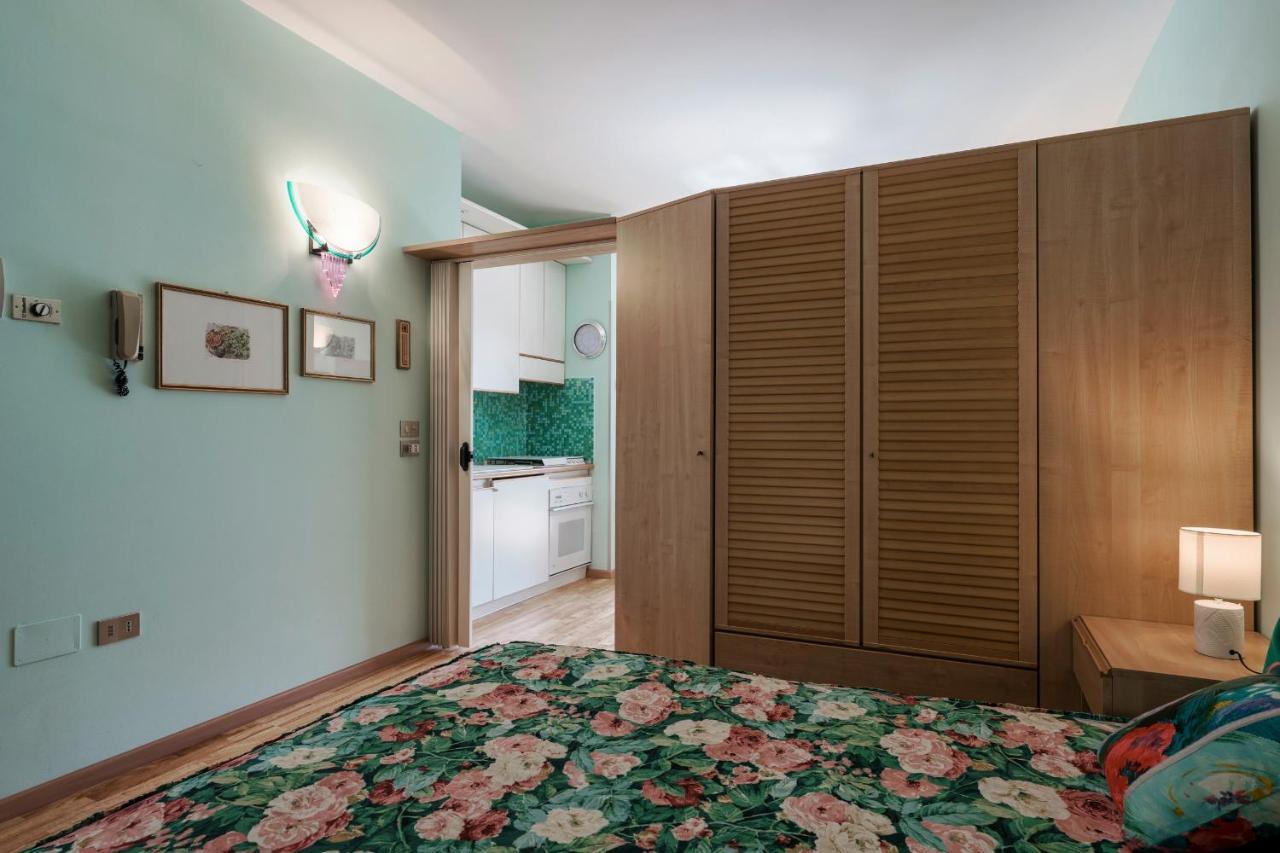 Azzurra Suite - Monolocale Con Piscina E Wifi Sirmione Exteriör bild